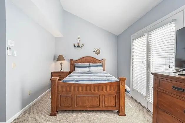 Ev, Birden Çok Yatak, Sıcak Su Havuzu