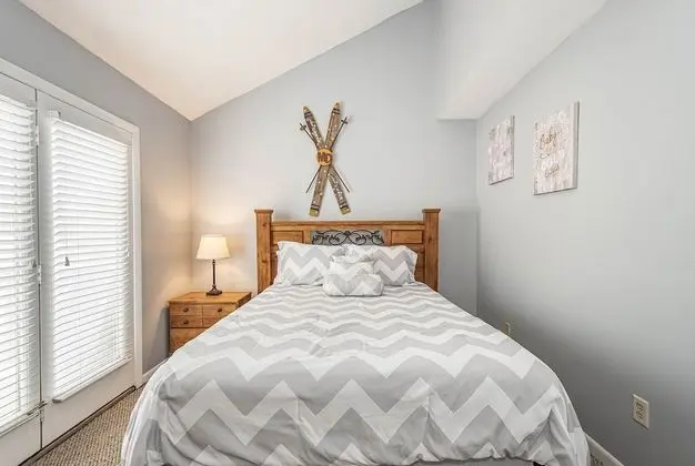 Ev, Birden Çok Yatak, Sıcak Su Havuzu