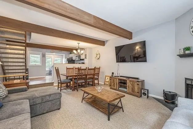 Ev, Birden Çok Yatak, Sıcak Su Havuzu