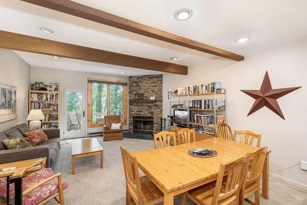 Ev, Birden Çok Yatak, Sıcak Su Havuzu