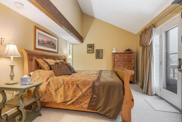 Sıra Ev, Şömine, Dağ Manzaralı