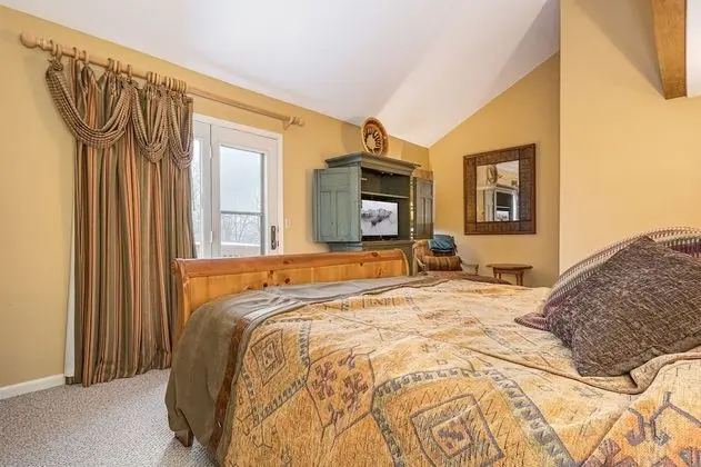 Sıra Ev, Şömine, Dağ Manzaralı