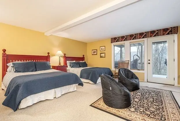 Sıra Ev, Şömine, Dağ Manzaralı