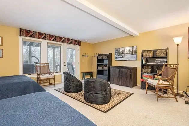 Sıra Ev, Şömine, Dağ Manzaralı