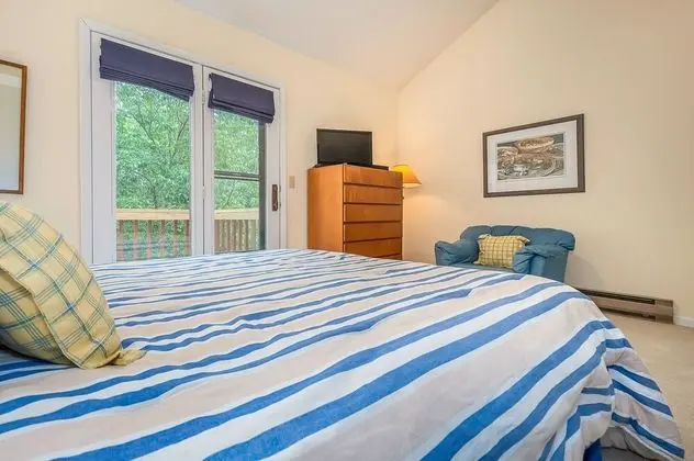 Ev, Birden Çok Yatak, Sıcak Su Havuzu