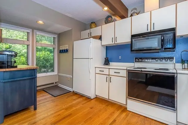 Ev, Birden Çok Yatak, Sıcak Su Havuzu