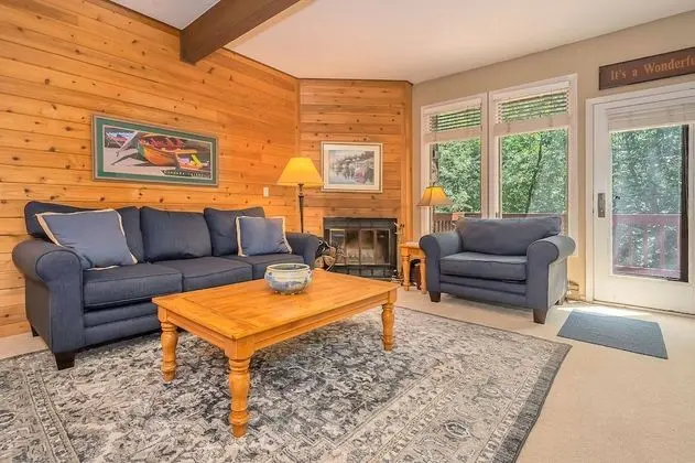 Ev, Birden Çok Yatak, Sıcak Su Havuzu