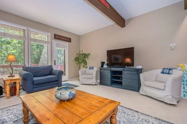 Ev, Birden Çok Yatak, Sıcak Su Havuzu