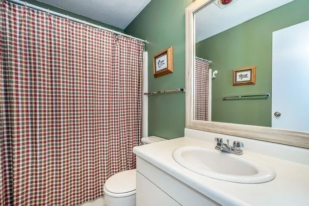 Ev, Birden Çok Yatak, Sıcak Su Havuzu