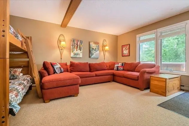 Ev, Birden Çok Yatak, Sıcak Su Havuzu