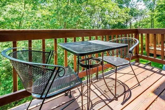 Ev, Birden Çok Yatak, Sıcak Su Havuzu