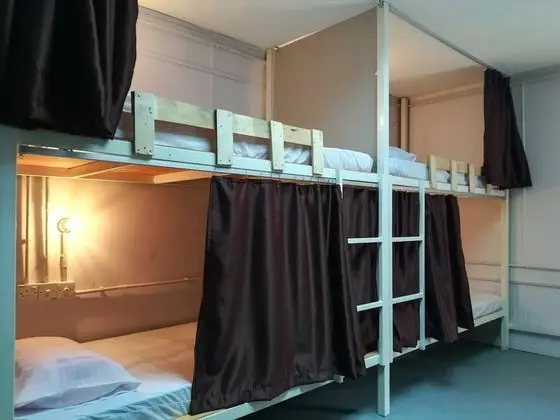 Ortak Ranzalı Oda, Karma Ranzalı Oda (1 Bed in 10-Bed Dormitory)