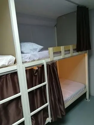 Ortak Ranzalı Oda, Karma Ranzalı Oda (1 Bed in 8-Bed Dormitory)