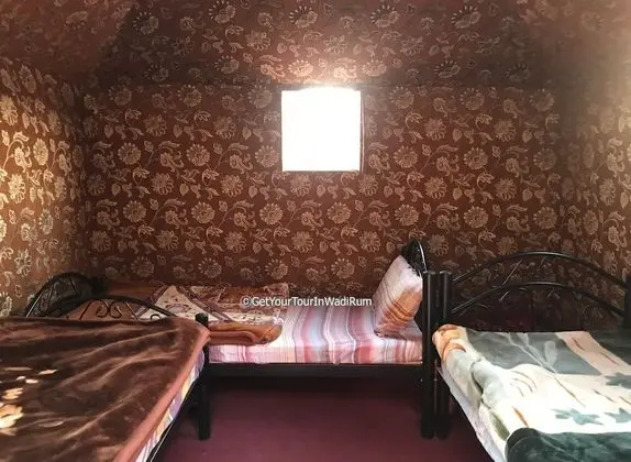 Traditional Üç Kişilik Oda