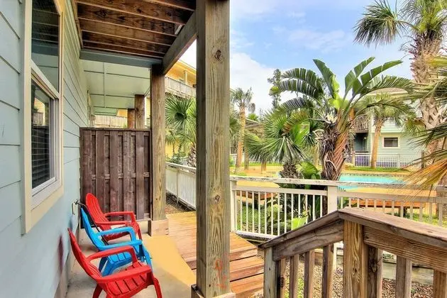 Daire, Birden Çok Yatak, Veranda, Havuz Manzaralı (Getaway)