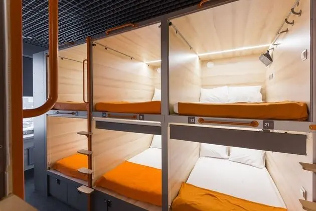 Upper Double Capsule 12-hour accommodation