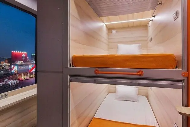 Upper Single Capsule 24-hour accommodation