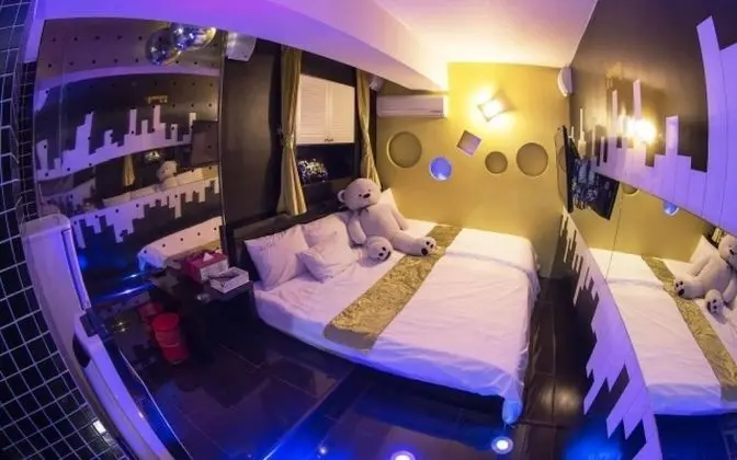 Oda (Party Room 1 (Twin Bed + Couple PC + )