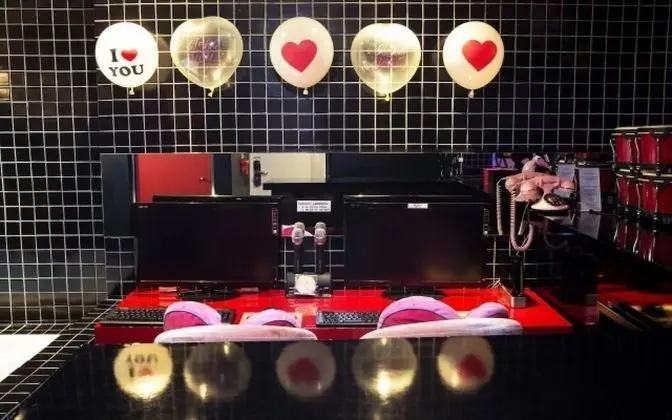 Oda (Party Room 1 (Twin Bed + Couple PC + )