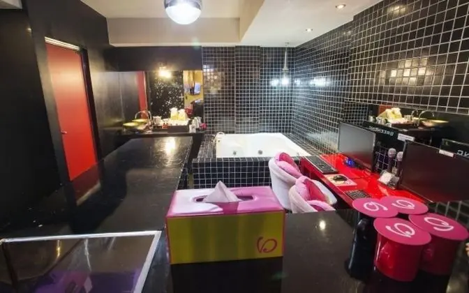 Oda (Party Room 1 (Twin Bed + Couple PC + )