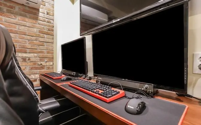 Oda (Couple PC Game Room (PUBG 2PC Headset)