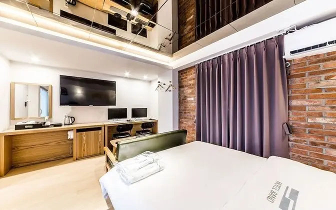 Oda (Special room (massage room Netflix av)