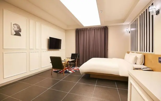 Oda (Modern A (available on Netflix))