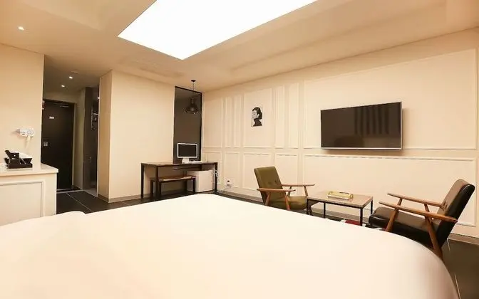 Oda (Modern A (available on Netflix))