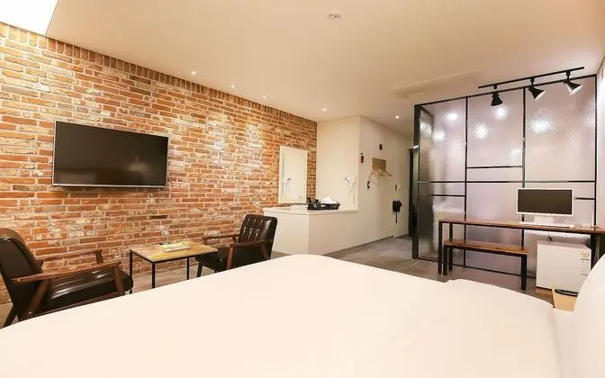 Oda (Vintage A (available on Netflix))