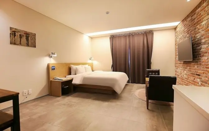 Oda (Vintage A (available on Netflix))