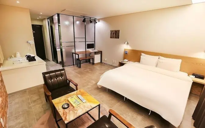 Oda (Vintage A (available on Netflix))