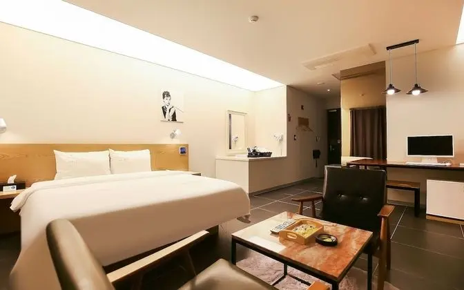 Oda (Vintage B (available on Netflix))