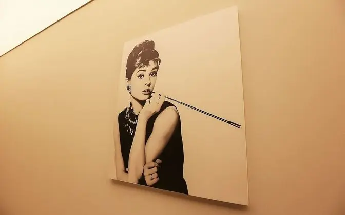 Oda (Vintage B (available on Netflix))