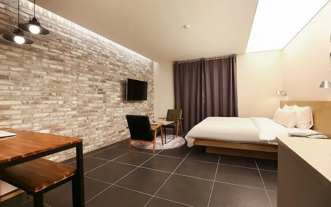 Oda (Vintage B (available on Netflix))