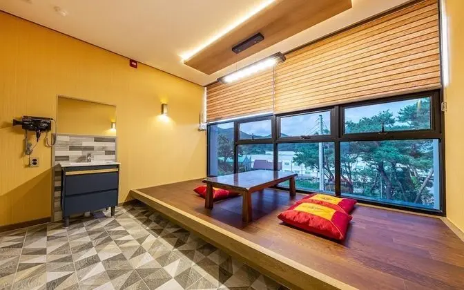 Oda (VIP bench (installing couple gaming p)