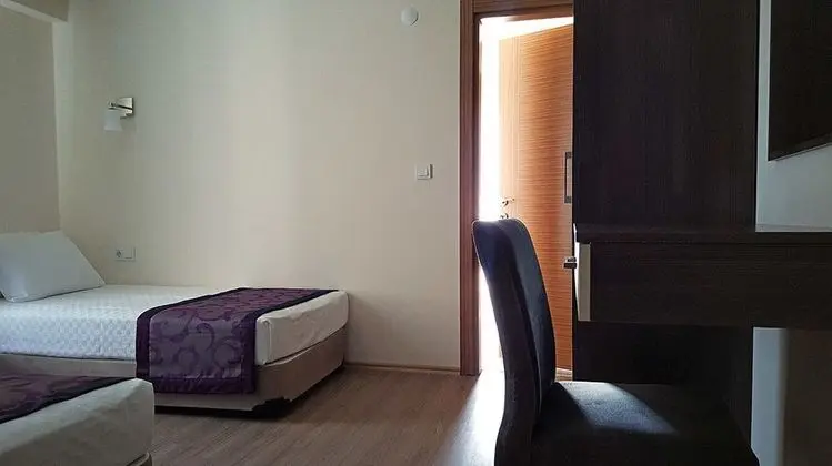 Suite, Kara veya Havuz Manzaralı