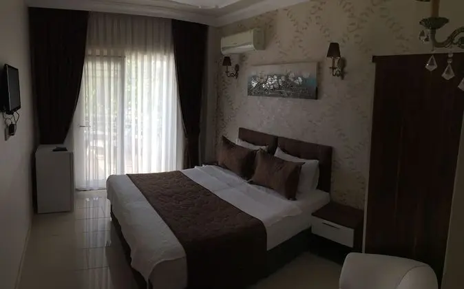 Standard Tek Büyük Yataklı Oda