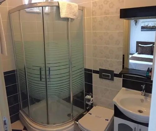 Standard Tek Büyük Yataklı Oda
