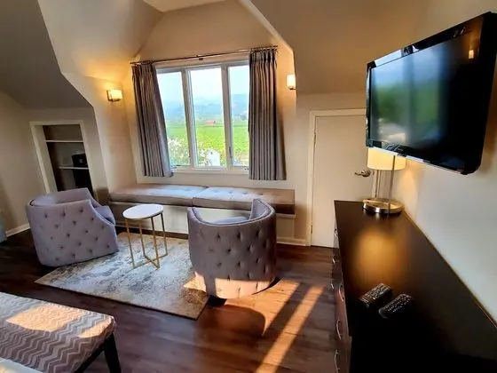 Suite (King Suite)