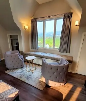 Suite (King Suite)