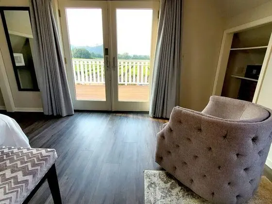 Suite (King Suite)