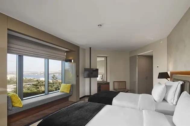 Junior Boğaz Manzaralı Suite Oda