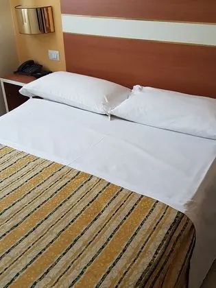 Economy Tek Büyük Yataklı Oda
