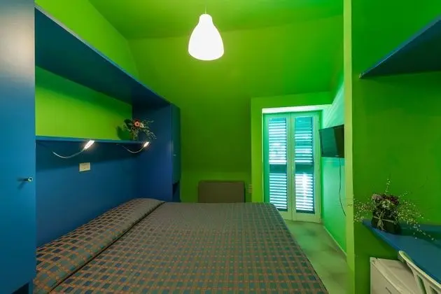 Standard Tek Büyük Yataklı Oda