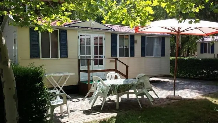 Karavan, 1 Büyük (Queen) Boy Yatak, Küçük Mutfak