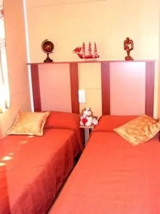 Karavan, Birden Çok Yatak, Sigara İçilmez, Avlu Manzaralı