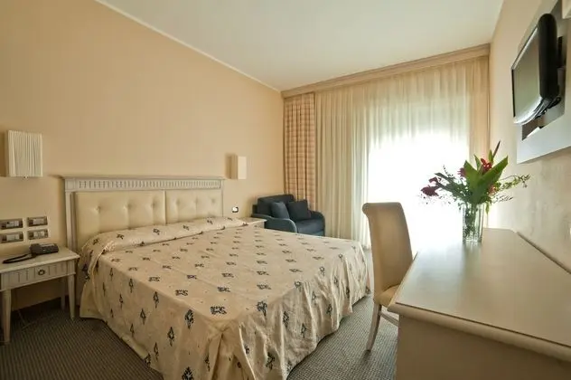 Standard Üç Kişilik Oda, Deniz Manzaralı