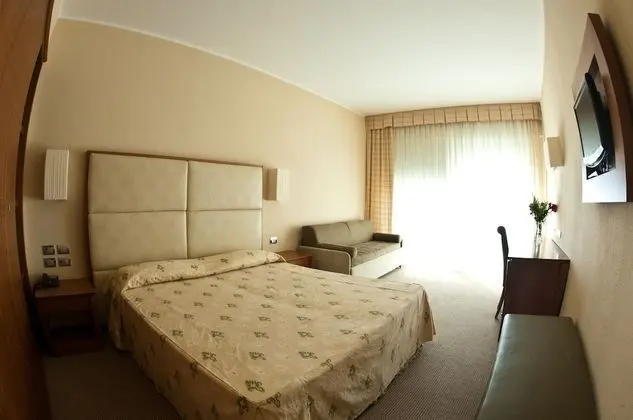 Standard Üç Kişilik Oda, Deniz Manzaralı