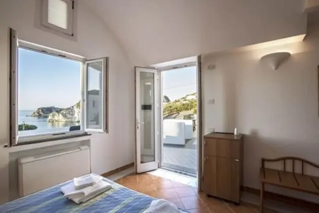 Üç Kişilik Oda, Özel Banyo, Deniz Manzaralı