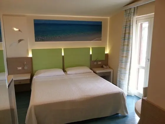 Comfort Tek Büyük veya İki Ayrı Yataklı Oda